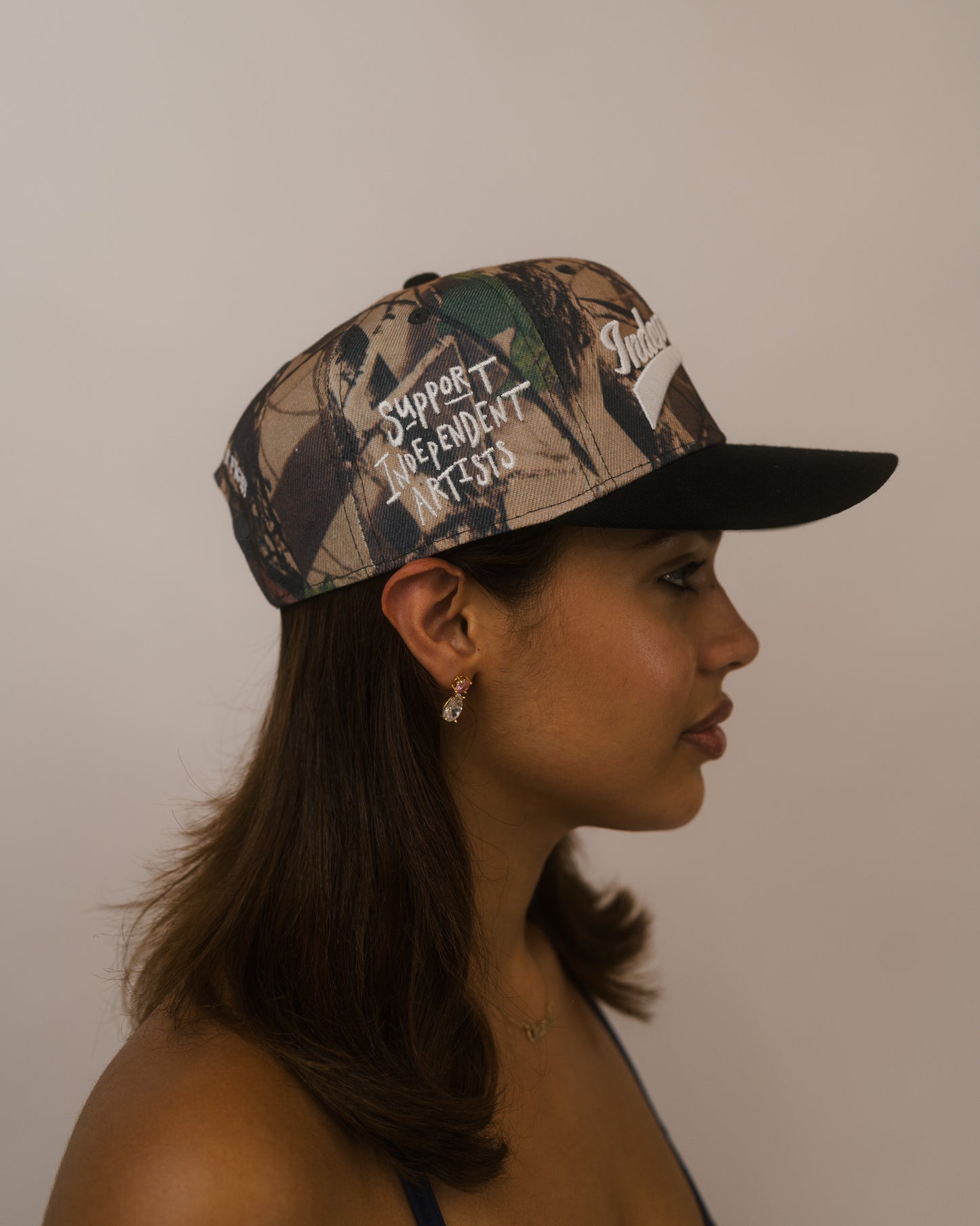 Independent Snapback (Camo & White ,Black)